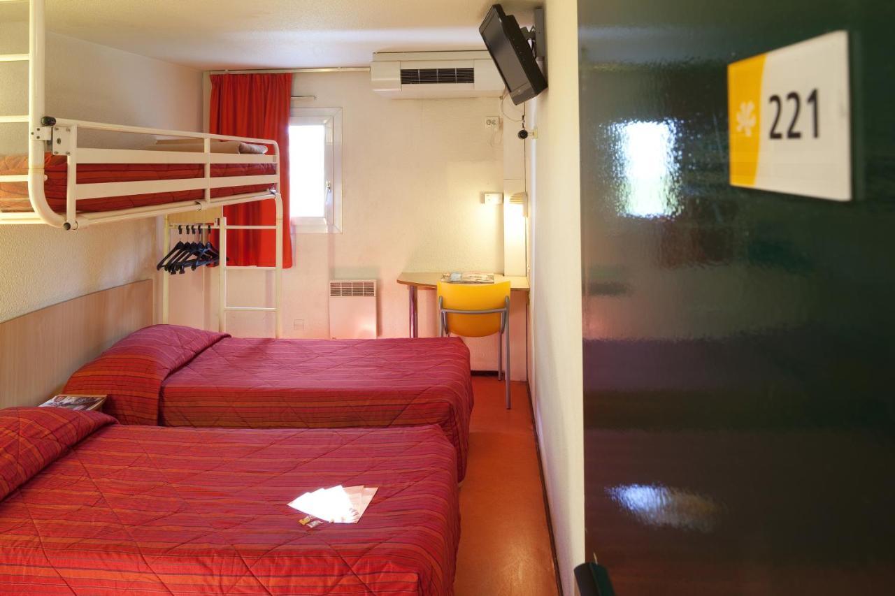 Premiere Classe Evreux Exterior photo A typical room at a hotel