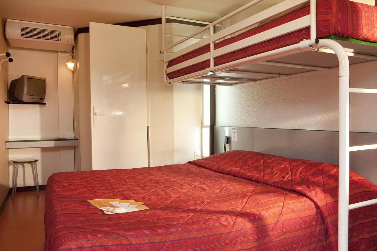 Premiere Classe Evreux Exterior photo A typical room at the hotel