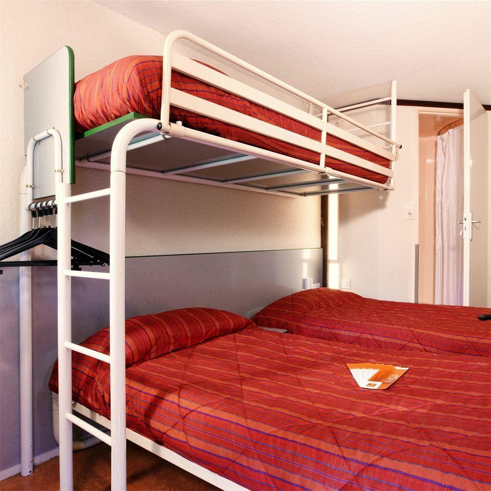 Premiere Classe Evreux Exterior photo A typical room at a hotel