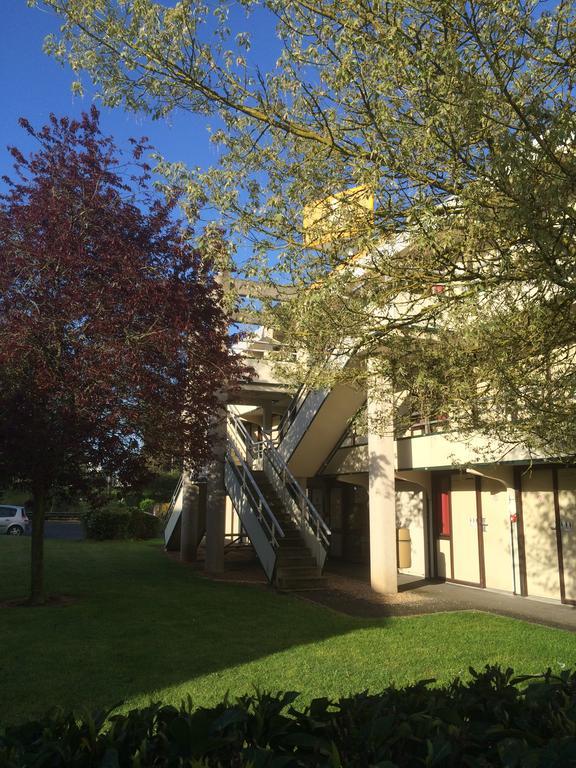 Premiere Classe Evreux Exterior photo The main entrance to the library