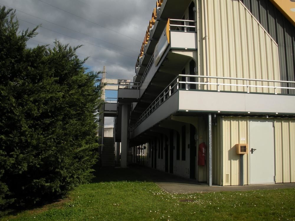 Premiere Classe Evreux Exterior photo The "Maison du Savoir"