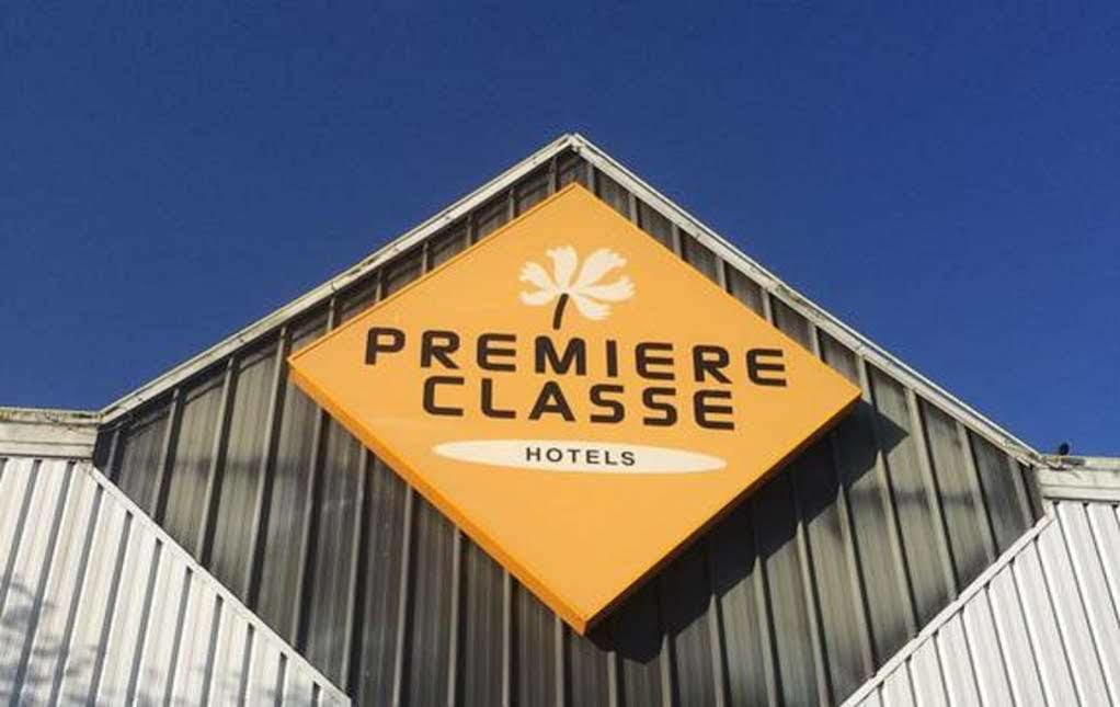 Premiere Classe Evreux Exterior photo Premier Classe Hotels logo
